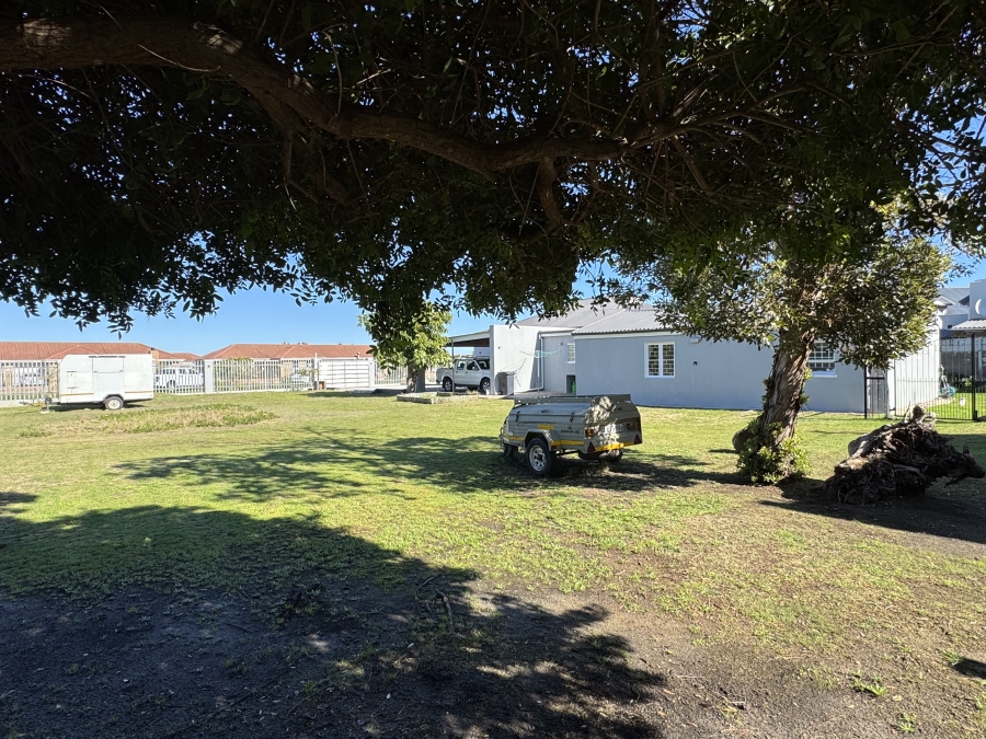 3 Bedroom Property for Sale in Sandbaai Western Cape